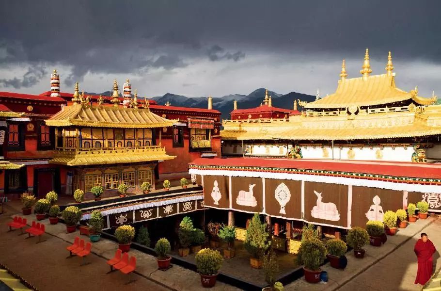 蘭州/西寧+拉薩+布達(dá)拉宮+大昭寺+林芝+大峽谷+羊卓雍湖雙臥9日游